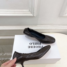 PHOEBE PHILO 2026春夏新品 极简猫跟松紧奶奶鞋芭蕾舞鞋—————————作为这两年最受欢 PHOEBE PHILO 2026春夏新品 极简猫跟松紧奶奶鞋芭蕾舞鞋—————————作为这两年最受欢