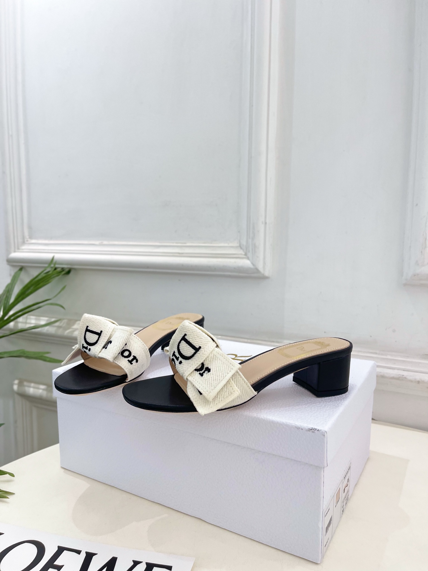 Dior |  迪奥  26𝐬𝐬 🧡💚2026春夏新品 顶级版本⚠️专柜主打新款  J'Adior刺绣饰