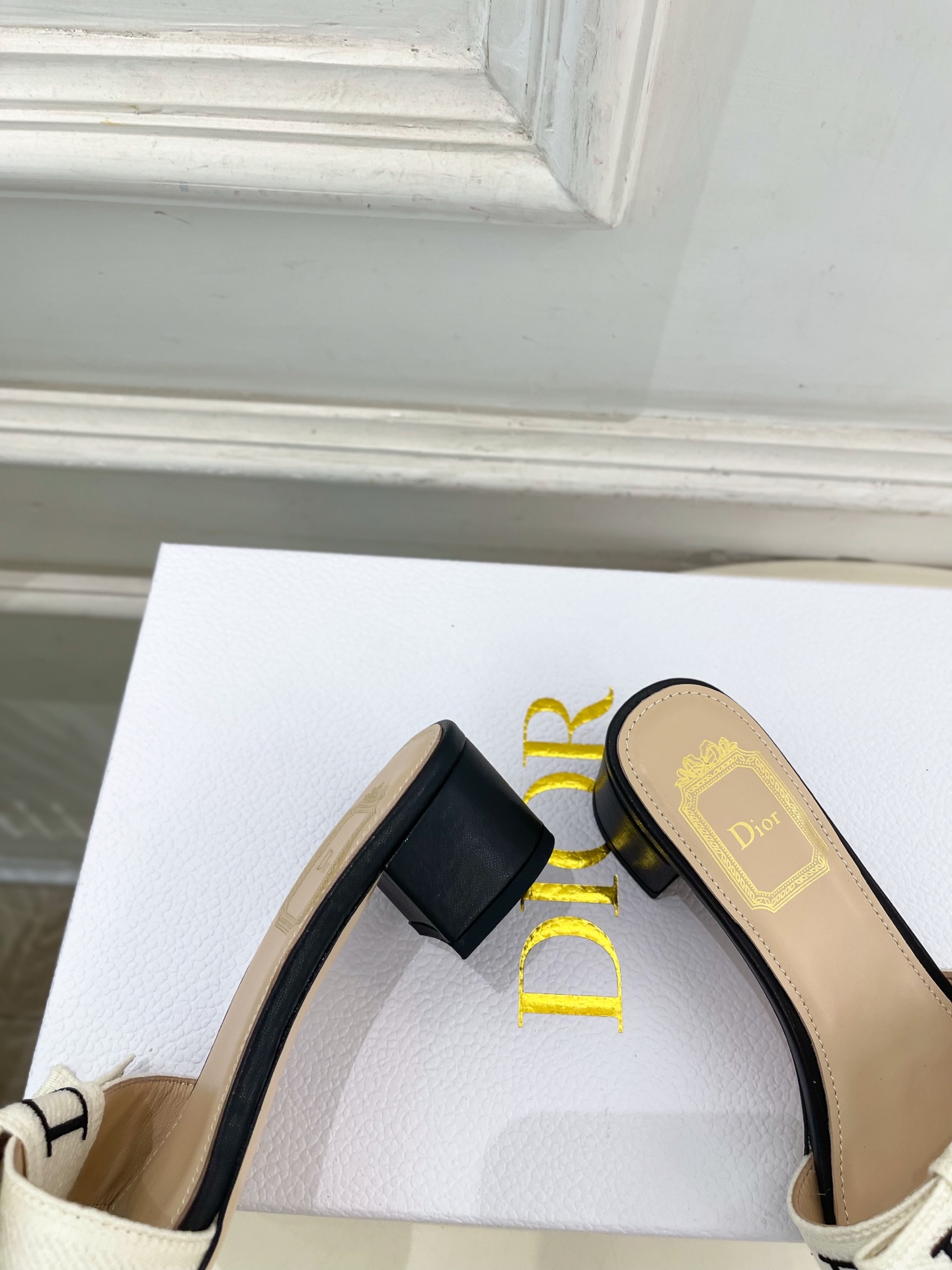 Dior |  迪奥  26𝐬𝐬 🧡💚2026春夏新品 顶级版本⚠️专柜主打新款  J'Adior刺绣饰