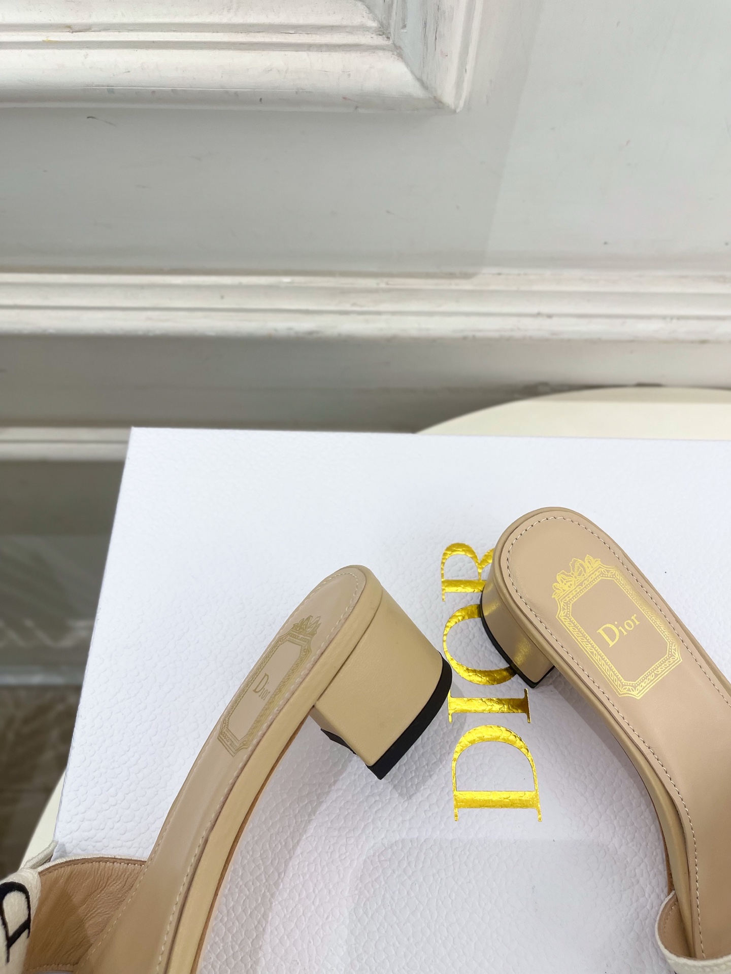 Dior |  迪奥  26𝐬𝐬 🧡💚2026春夏新品 顶级版本⚠️专柜主打新款  J'Adior刺绣饰