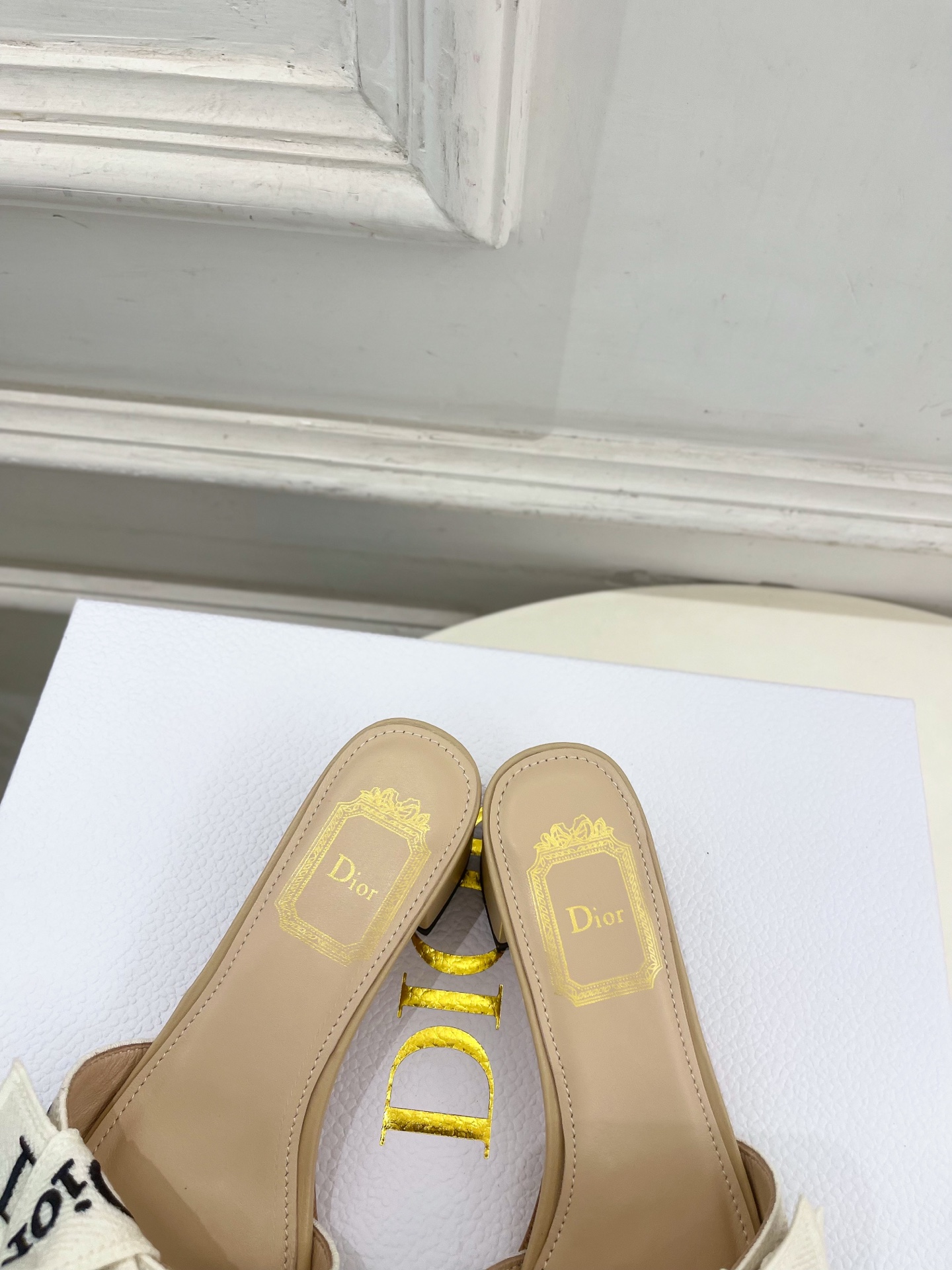 Dior |  迪奥  26𝐬𝐬 🧡💚2026春夏新品 顶级版本⚠️专柜主打新款  J'Adior刺绣饰