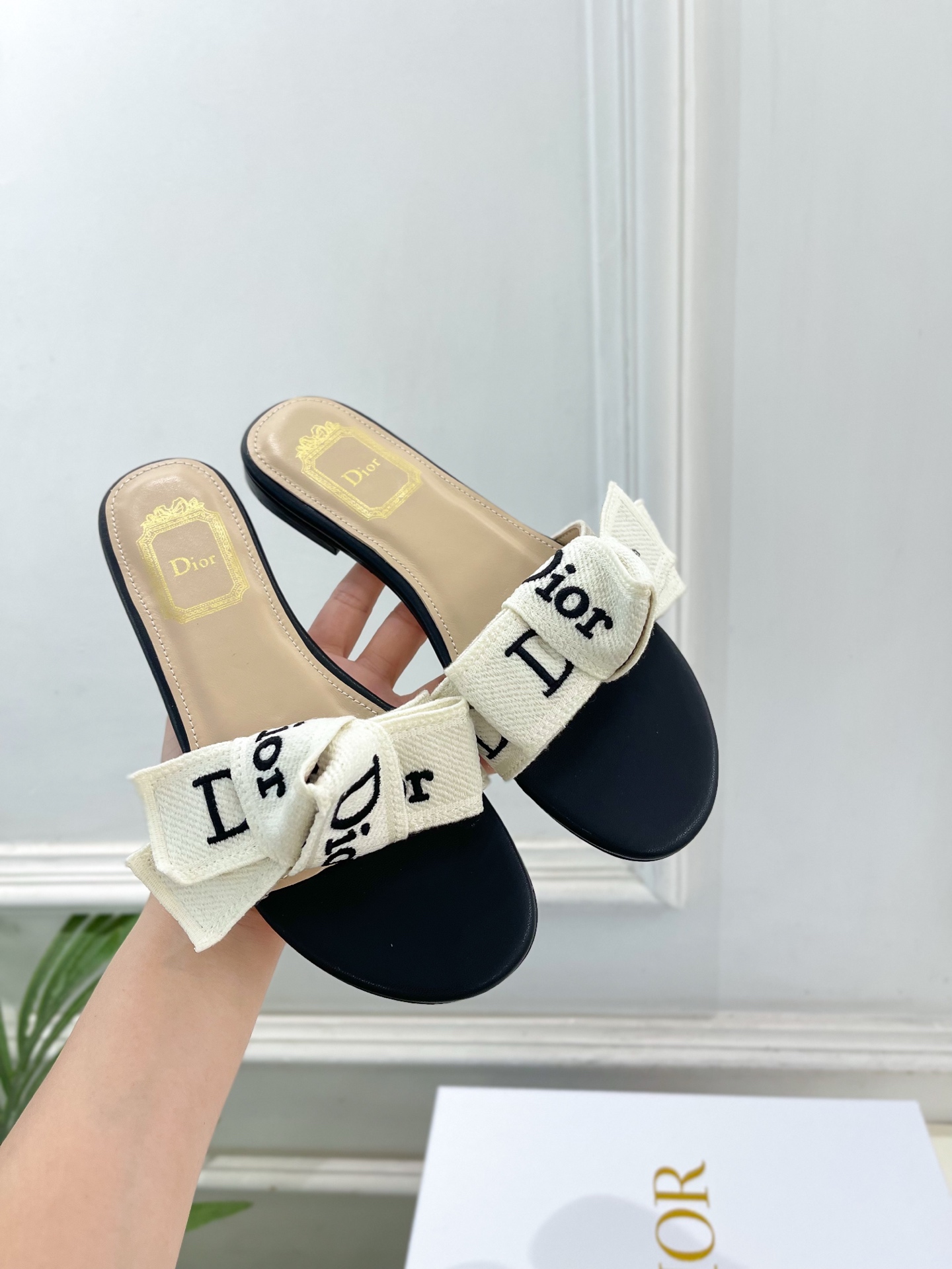 Dior |  迪奥  26𝐬𝐬 🧡💚2026春夏新品 顶级版本⚠️专柜主打新款  J'Adior刺绣饰