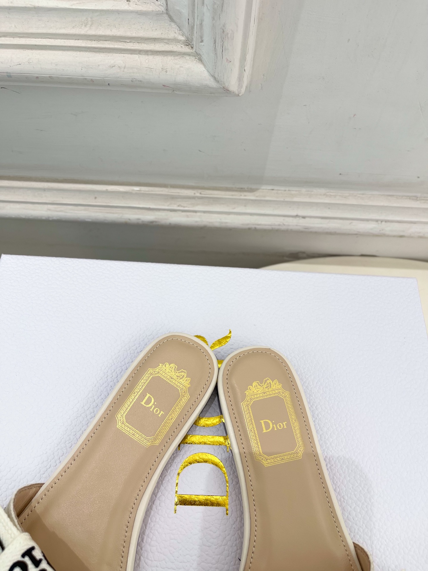 Dior |  迪奥  26𝐬𝐬 🧡💚2026春夏新品 顶级版本⚠️专柜主打新款  J'Adior刺绣饰
