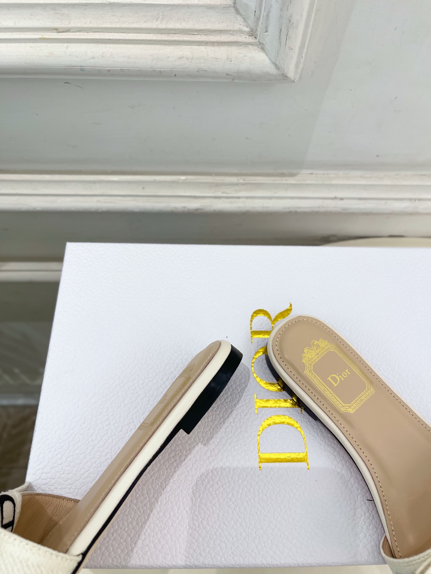 Dior |  迪奥  26𝐬𝐬 🧡💚2026春夏新品 顶级版本⚠️专柜主打新款  J'Adior刺绣饰