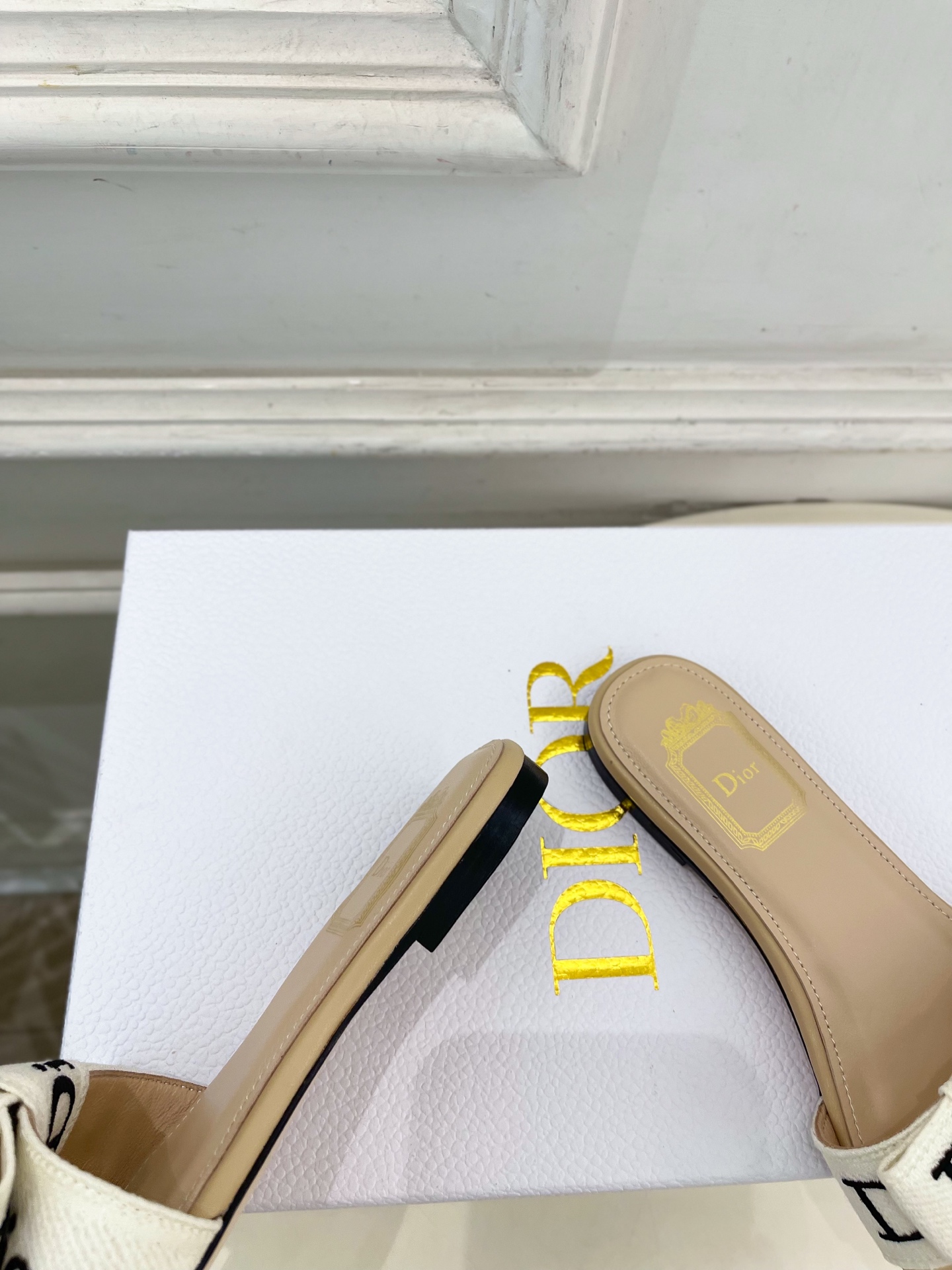 Dior |  迪奥  26𝐬𝐬 🧡💚2026春夏新品 顶级版本⚠️专柜主打新款  J'Adior刺绣饰