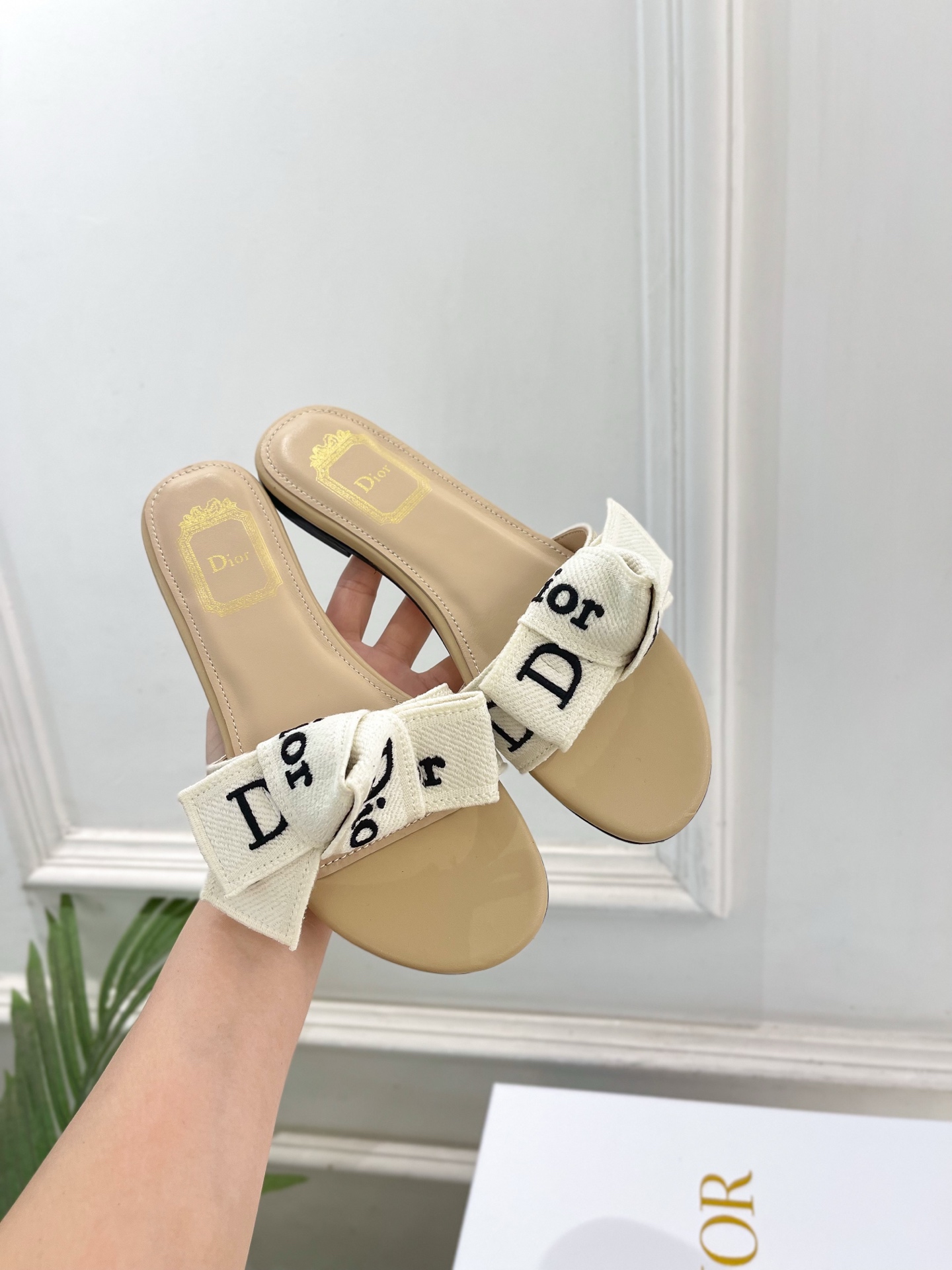 Dior |  迪奥  26𝐬𝐬 🧡💚2026春夏新品 顶级版本⚠️专柜主打新款  J'Adior刺绣饰
