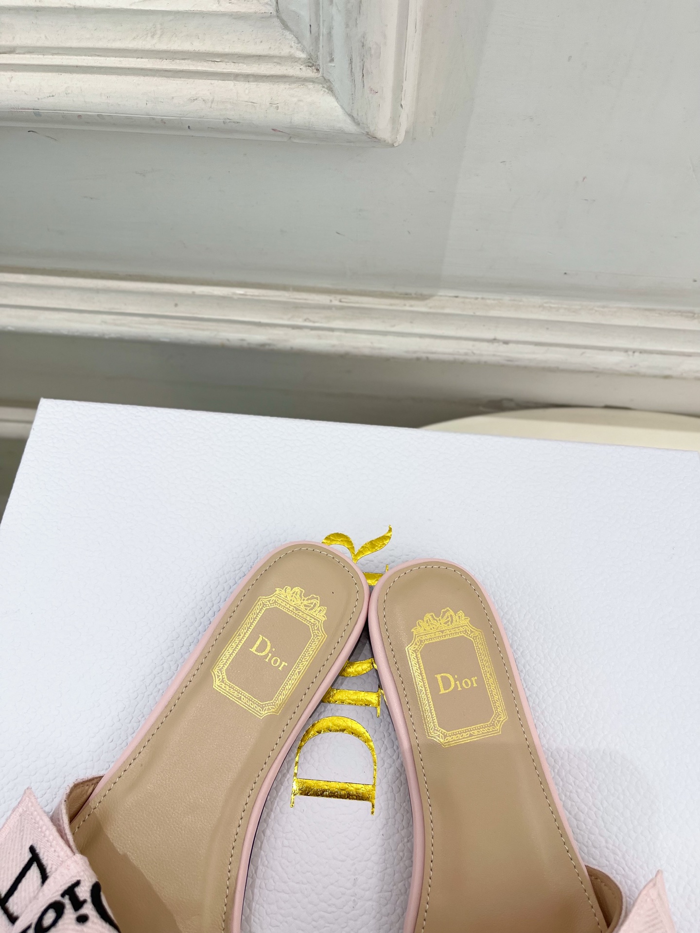 Dior |  迪奥  26𝐬𝐬 🧡💚2026春夏新品 顶级版本⚠️专柜主打新款  J'Adior刺绣饰