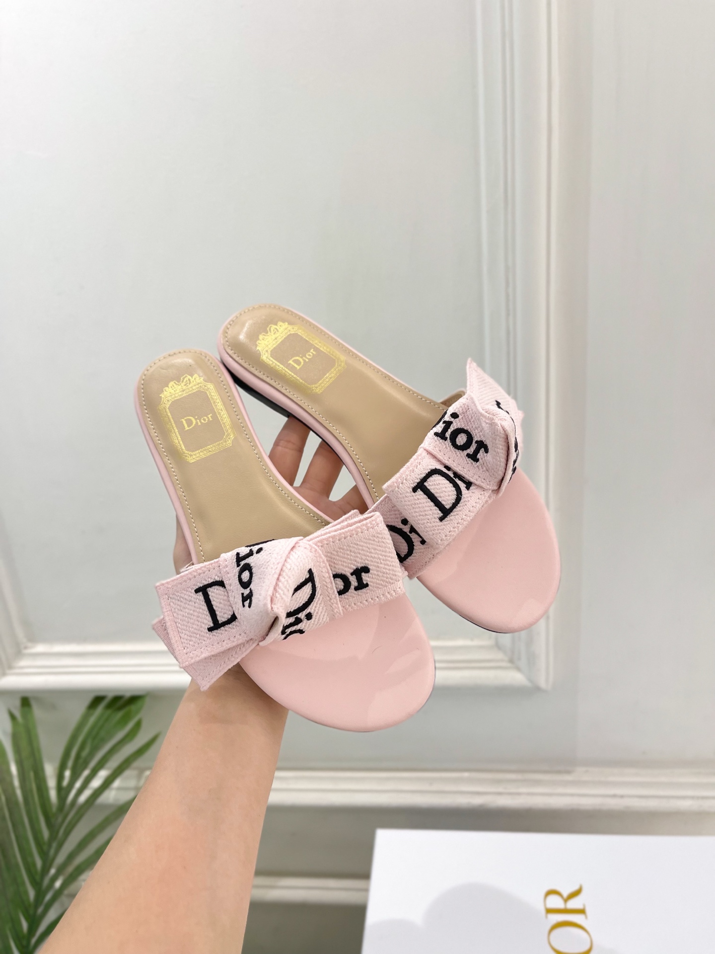 Dior |  迪奥  26𝐬𝐬 🧡💚2026春夏新品 顶级版本⚠️专柜主打新款  J'Adior刺绣饰