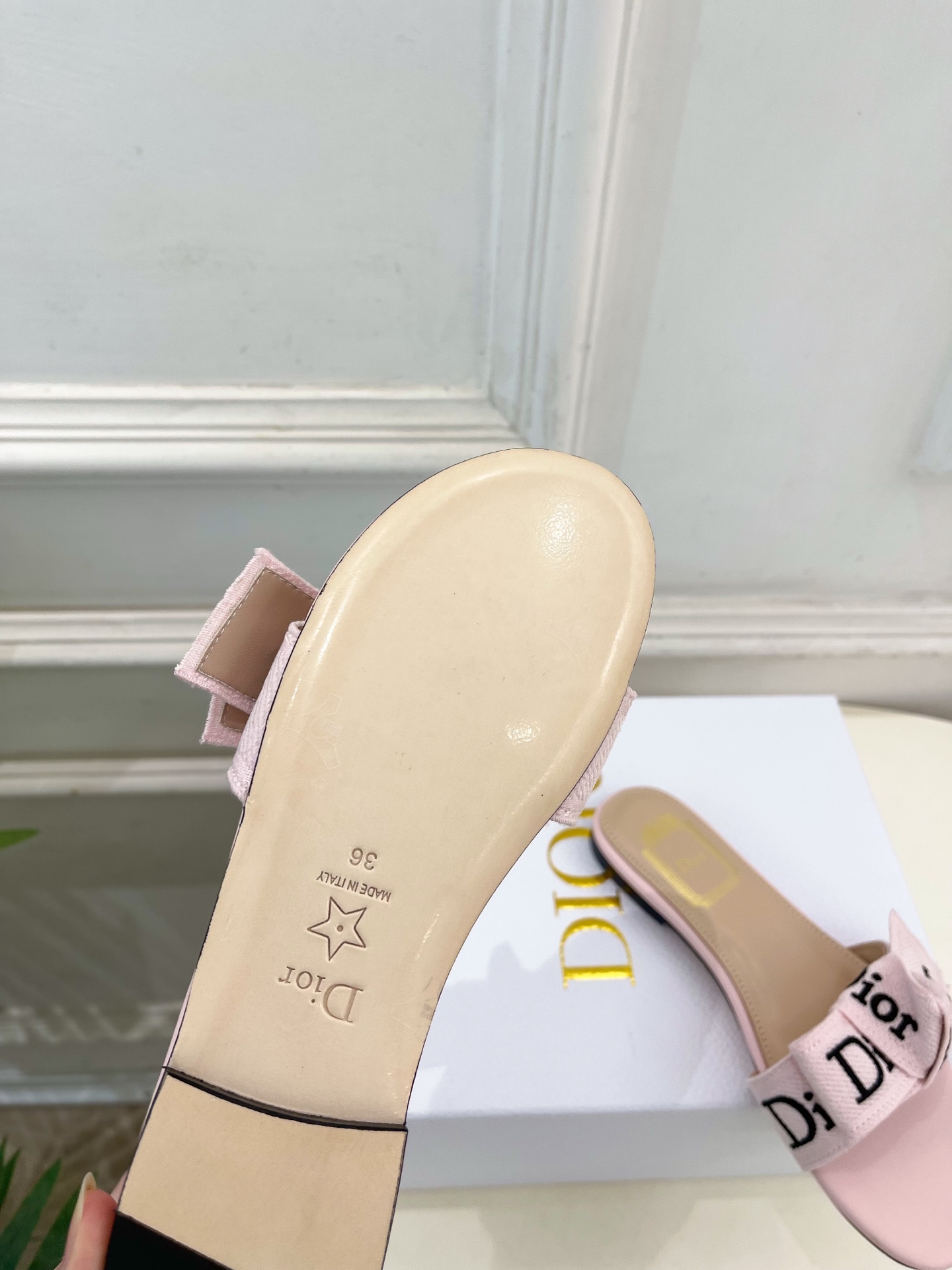 Dior |  迪奥  26𝐬𝐬 🧡💚2026春夏新品 顶级版本⚠️专柜主打新款  J'Adior刺绣饰