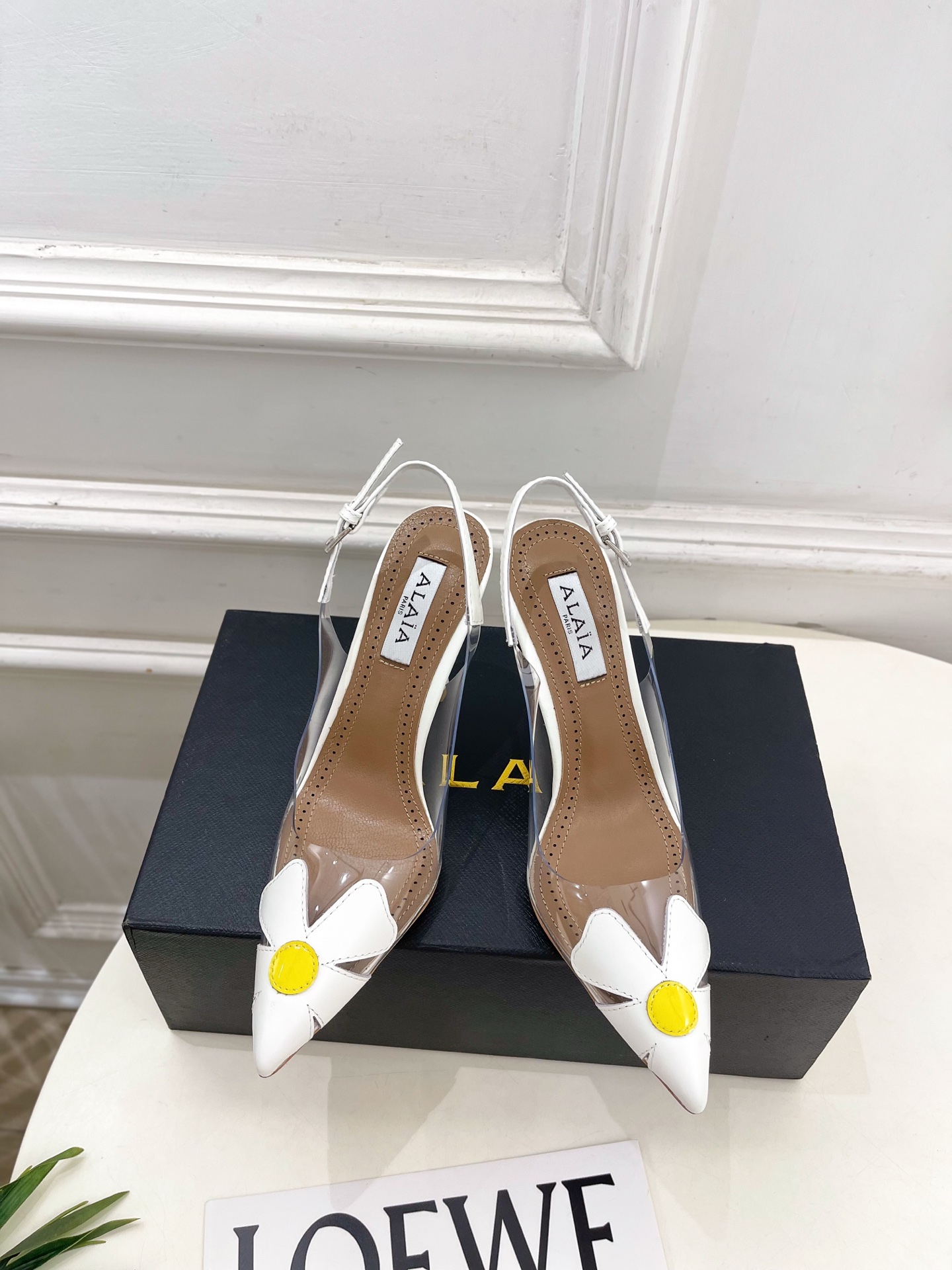 ALAÏA 阿莱亚26𝐬𝐬  2026春夏新品 秀场同款 BLOOM胶片花朵高跟露跟鞋—————————