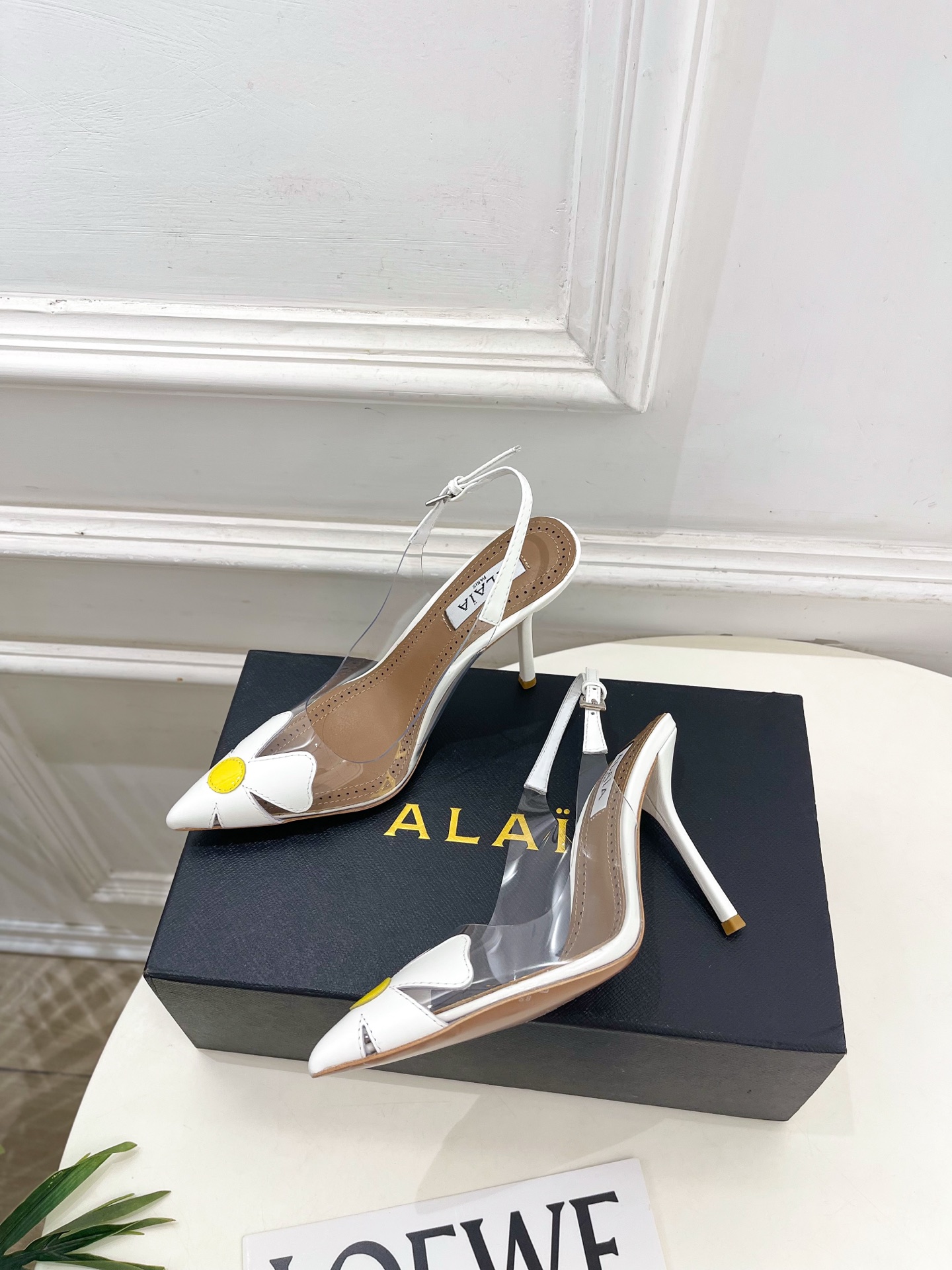 ALAÏA 阿莱亚26𝐬𝐬  2026春夏新品 秀场同款 BLOOM胶片花朵高跟露跟鞋—————————