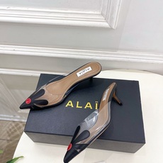 ALAÏA 阿莱亚26𝐬𝐬 2026春夏新品 秀场同款 BLOOM尖头胶片花朵猫跟穆勒鞋——————— ALAÏA 阿莱亚26𝐬𝐬 2026春夏新品 秀场同款 BLOOM尖头胶片花朵猫跟穆勒鞋———————
