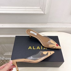 ALAÏA 阿莱亚26𝐬𝐬 2026春夏新品 秀场同款 BLOOM尖头胶片花朵猫跟穆勒鞋——————— ALAÏA 阿莱亚26𝐬𝐬 2026春夏新品 秀场同款 BLOOM尖头胶片花朵猫跟穆勒鞋———————
