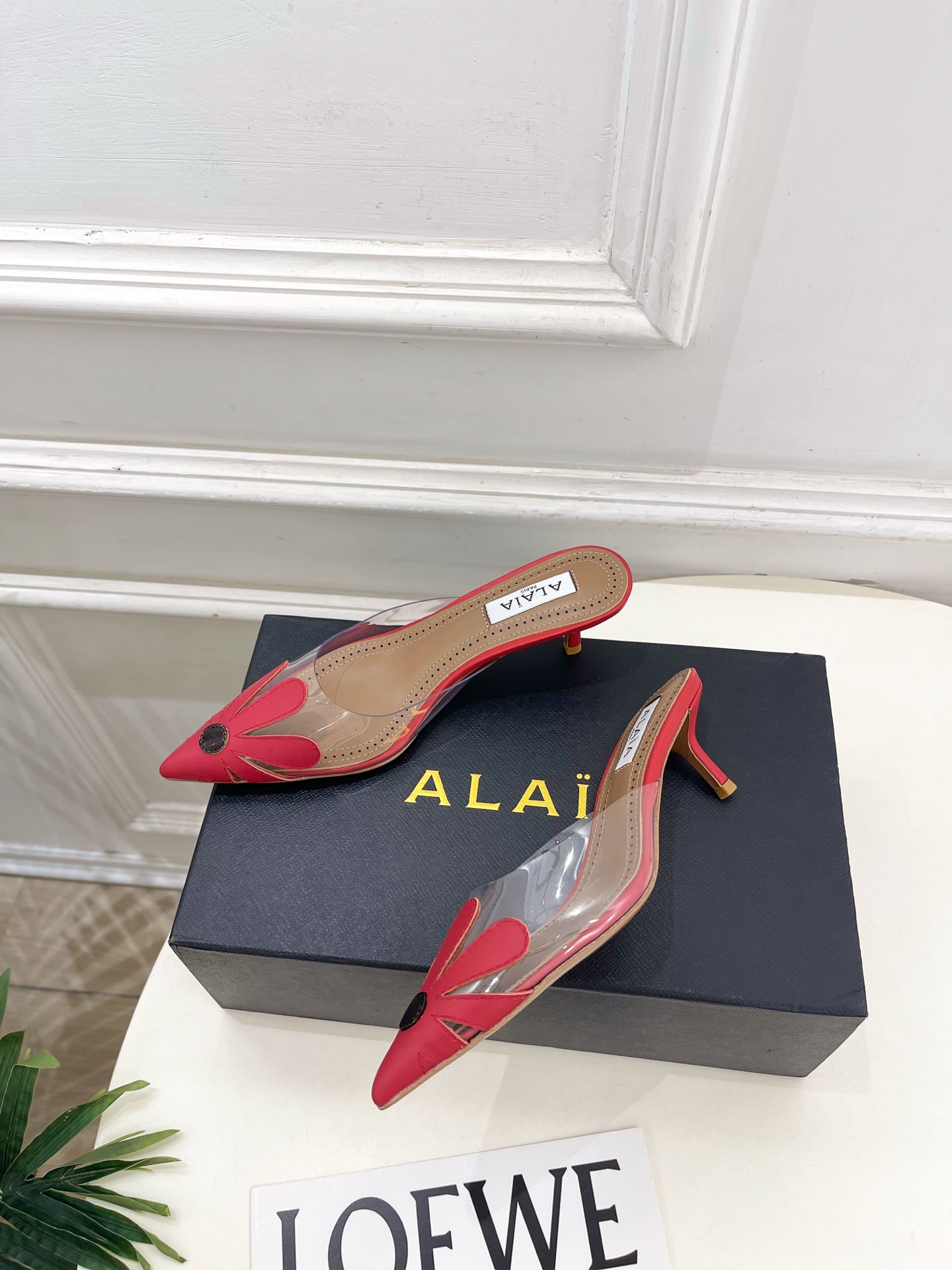 ALAÏA 阿莱亚26𝐬𝐬  2026春夏新品 秀场同款 BLOOM尖头胶片花朵猫跟穆勒鞋———————