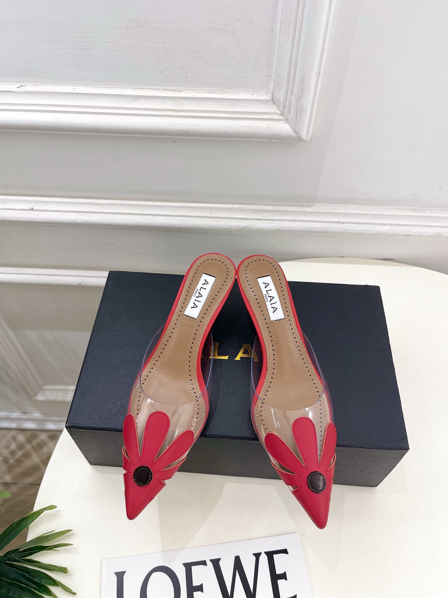 ALAÏA 阿莱亚26𝐬𝐬  2026春夏新品 秀场同款 BLOOM尖头胶片花朵猫跟穆勒鞋———————