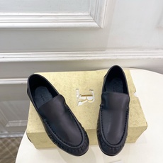 The row 2026春夏新品 复古褶皱一脚蹬乐福鞋—————————作为这两年最受欢迎的设计师牌,设 The row 2026春夏新品 复古褶皱一脚蹬乐福鞋—————————作为这两年最受欢迎的设计师牌,设