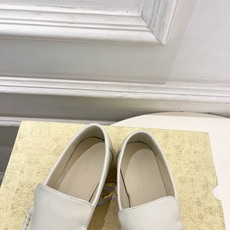 The row 2026春夏新品 复古褶皱一脚蹬乐福鞋—————————作为这两年最受欢迎的设计师牌,设 The row 2026春夏新品 复古褶皱一脚蹬乐福鞋—————————作为这两年最受欢迎的设计师牌,设