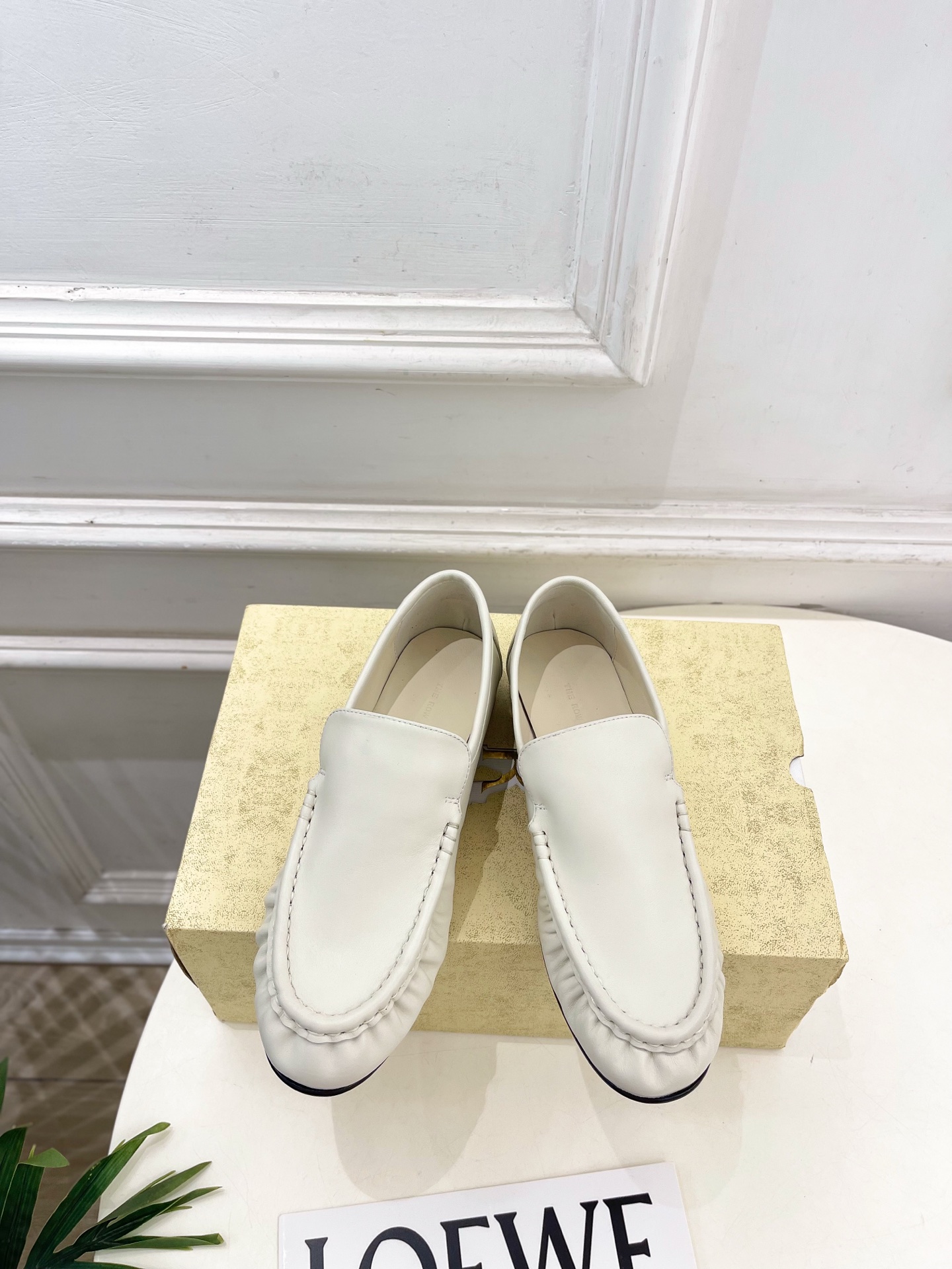 The row 2026春夏新品 复古褶皱一脚蹬乐福鞋—————————作为这两年最受欢迎的设计师牌，设