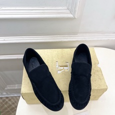The row 2026春夏新品 复古褶皱一脚蹬乐福鞋—————————作为这两年最受欢迎的设计师牌,设 The row 2026春夏新品 复古褶皱一脚蹬乐福鞋—————————作为这两年最受欢迎的设计师牌,设