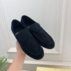 The row 2026春夏新品 复古褶皱一脚蹬乐福鞋—————————作为这两年最受欢迎的设计师牌,设 The row 2026春夏新品 复古褶皱一脚蹬乐福鞋—————————作为这两年最受欢迎的设计师牌,设