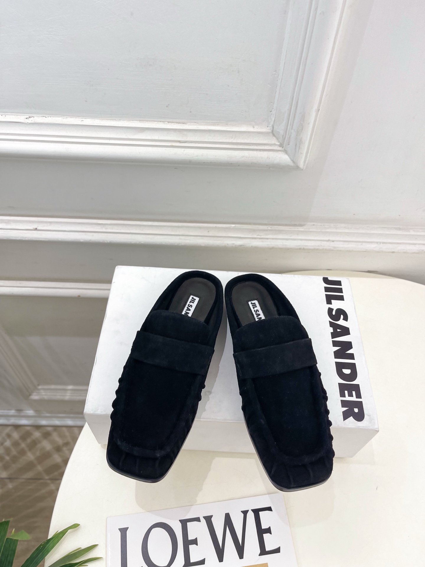 Jil Sander(吉尔·桑达）2026 春夏新品 JD极简褶皱方头平底半拖鞋————————JS作为