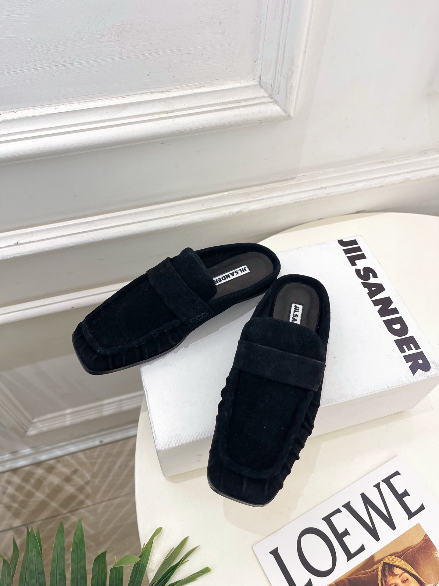 Jil Sander(吉尔·桑达）2026 春夏新品 JD极简褶皱方头平底半拖鞋————————JS作为