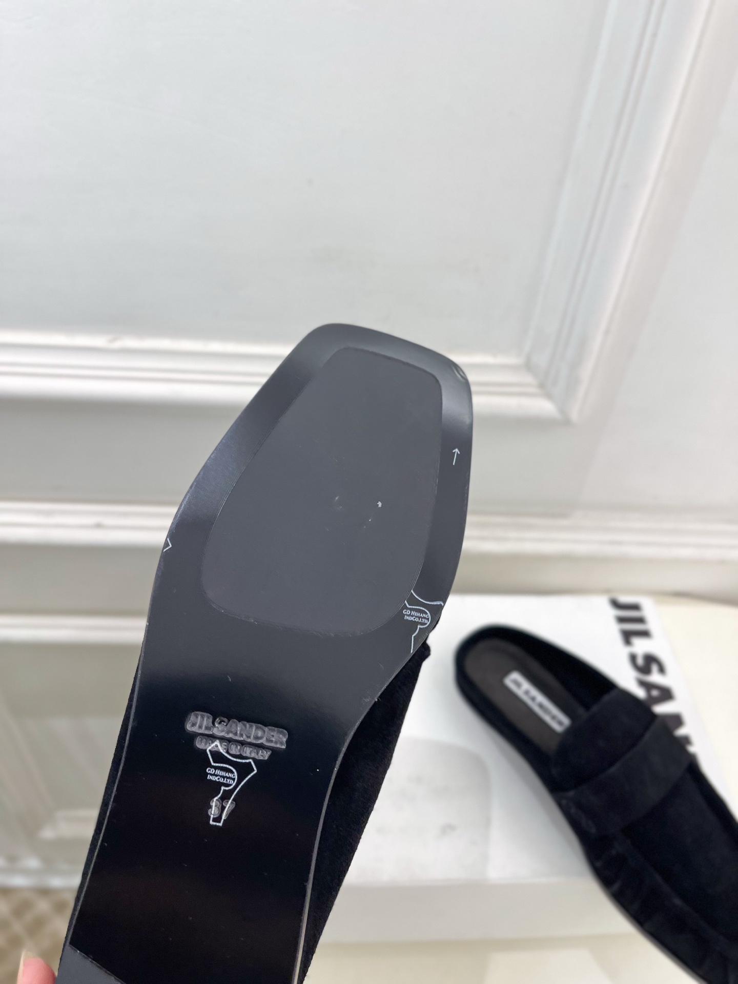 Jil Sander(吉尔·桑达）2026 春夏新品 JD极简褶皱方头平底半拖鞋————————JS作为