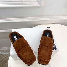 Jil Sander(吉尔·桑达)2026 春夏新品 JD极简褶皱方头平底半拖鞋————————JS作为 Jil Sander(吉尔·桑达)2026 春夏新品 JD极简褶皱方头平底半拖鞋————————JS作为