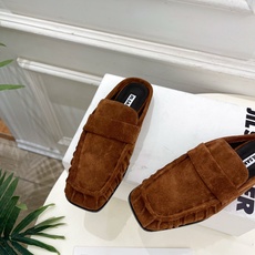Jil Sander(吉尔·桑达)2026 春夏新品 JD极简褶皱方头平底半拖鞋————————JS作为 Jil Sander(吉尔·桑达)2026 春夏新品 JD极简褶皱方头平底半拖鞋————————JS作为