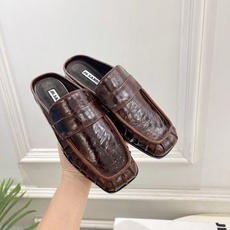 Jil Sander(吉尔·桑达)2026 春夏新品 JD极简褶皱方头平底半拖鞋————————JS作为 Jil Sander(吉尔·桑达)2026 春夏新品 JD极简褶皱方头平底半拖鞋————————JS作为