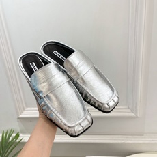 Jil Sander(吉尔·桑达)2026 春夏新品 JD极简褶皱方头平底半拖鞋————————JS作为 Jil Sander(吉尔·桑达)2026 春夏新品 JD极简褶皱方头平底半拖鞋————————JS作为