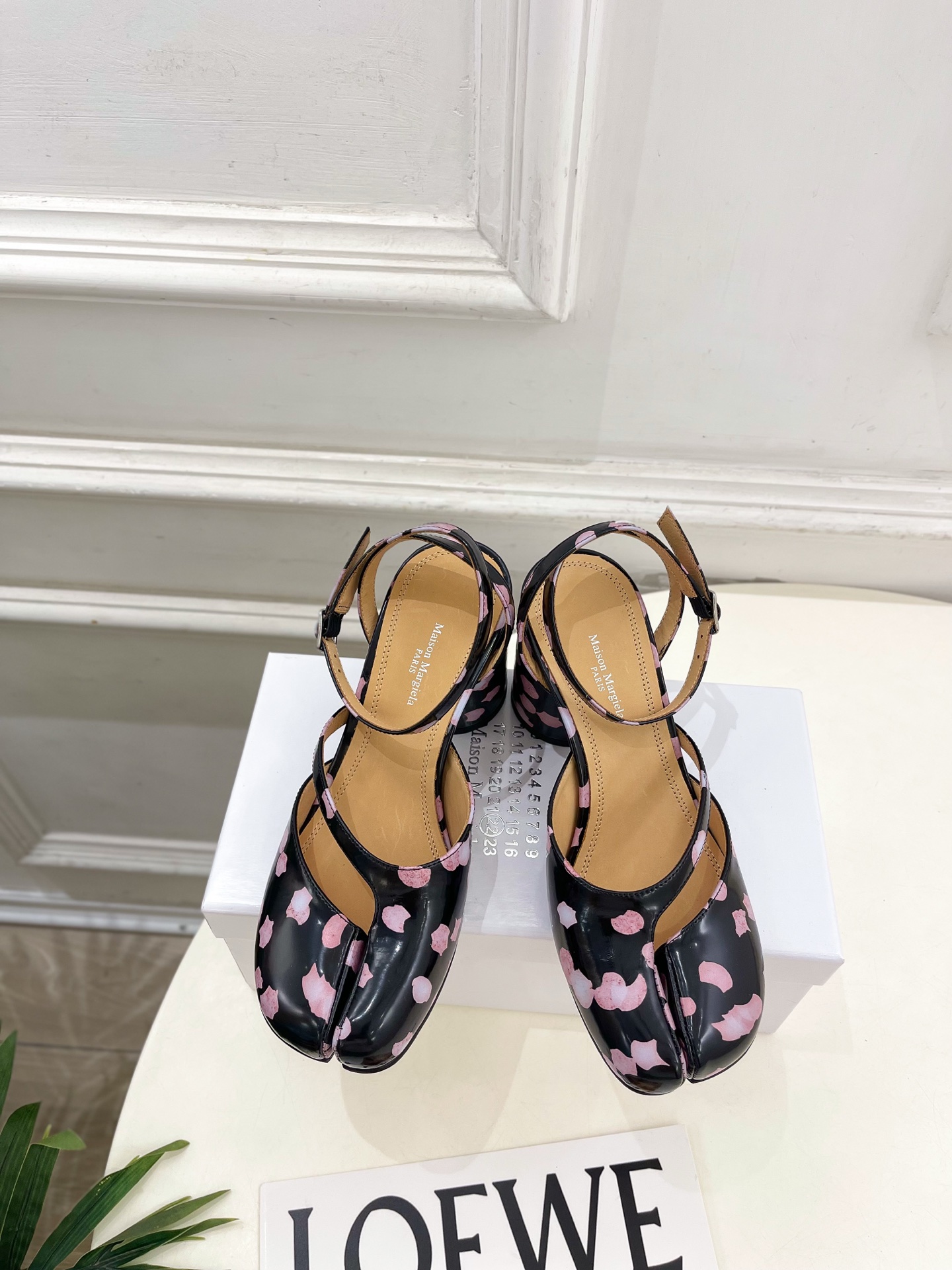 Maison Margiela· 马吉拉26𝐬𝐬 2026春夏新品MM6 复古分趾高跟凉鞋 ——————