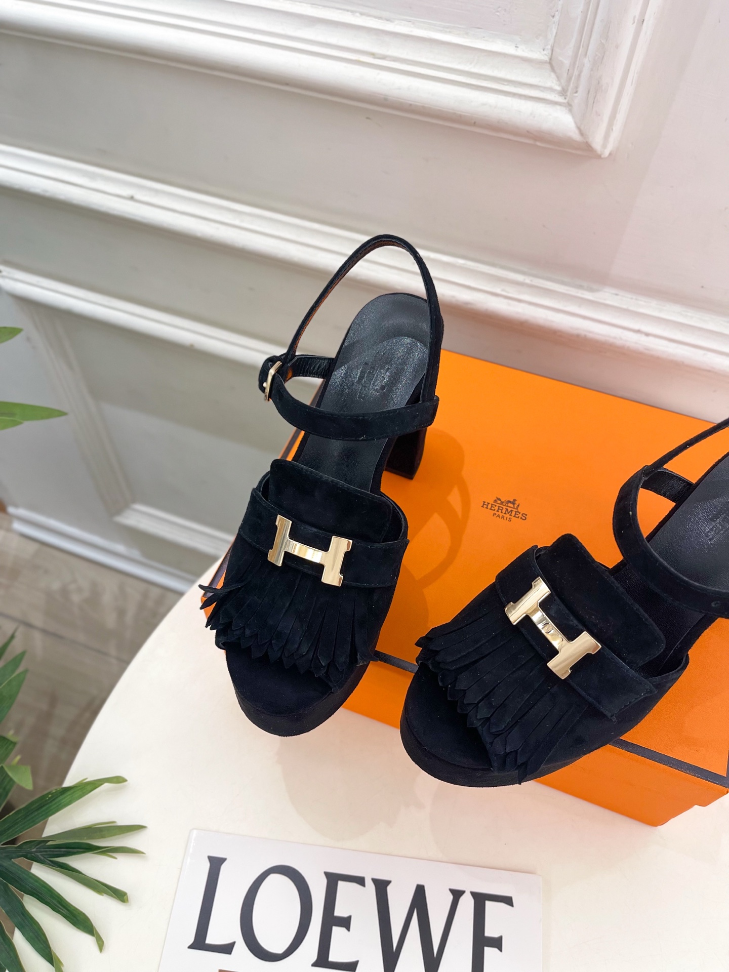 🐎𝐇𝐄𝐑𝐌𝐄* 爱玛仕 26𝐬𝐬 🌈2026春夏新品 专柜新款 金属H扣流苏防水台高跟凉鞋 系列〰鞋面: 🐎𝐇𝐄𝐑𝐌𝐄* 爱玛仕 26𝐬𝐬 🌈2026春夏新品 专柜新款 金属H扣流苏防水台高跟凉鞋 系列〰鞋面: