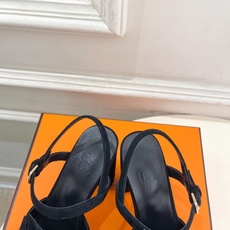 🐎𝐇𝐄𝐑𝐌𝐄* 爱玛仕 26𝐬𝐬 🌈2026春夏新品 专柜新款 金属H扣流苏防水台高跟凉鞋 系列〰鞋面: 🐎𝐇𝐄𝐑𝐌𝐄* 爱玛仕 26𝐬𝐬 🌈2026春夏新品 专柜新款 金属H扣流苏防水台高跟凉鞋 系列〰鞋面: