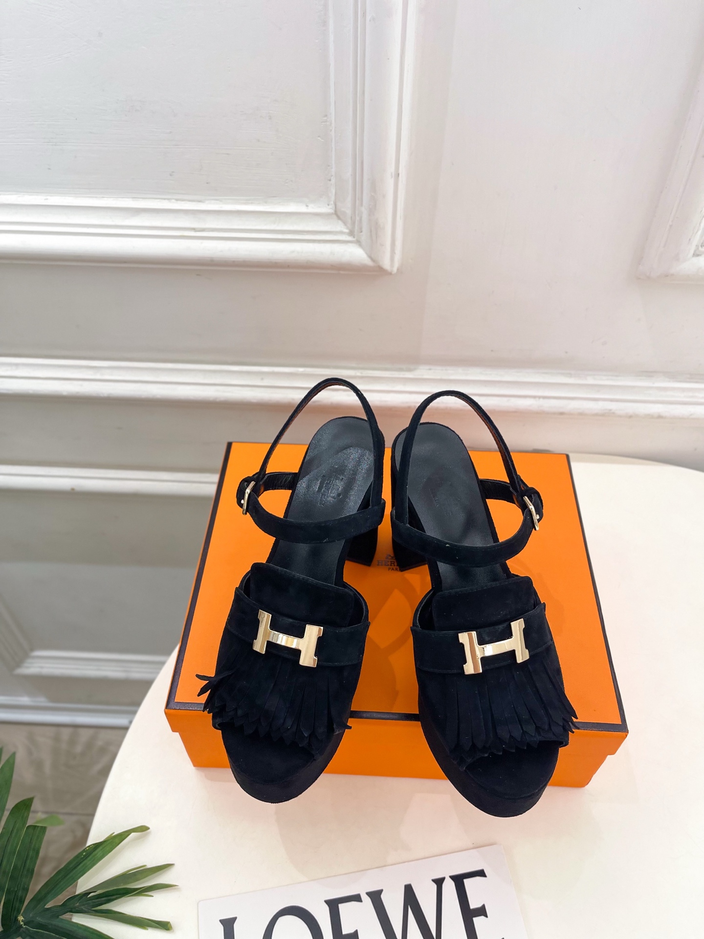 🐎𝐇𝐄𝐑𝐌𝐄* 爱玛仕 26𝐬𝐬 🌈2026春夏新品 专柜新款 金属H扣流苏防水台高跟凉鞋 系列〰鞋面：