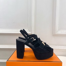 🐎𝐇𝐄𝐑𝐌𝐄* 爱玛仕 26𝐬𝐬 🌈2026春夏新品 专柜新款 金属H扣流苏防水台高跟凉鞋 系列〰鞋面: 🐎𝐇𝐄𝐑𝐌𝐄* 爱玛仕 26𝐬𝐬 🌈2026春夏新品 专柜新款 金属H扣流苏防水台高跟凉鞋 系列〰鞋面: