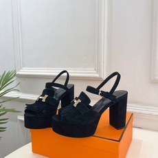 🐎𝐇𝐄𝐑𝐌𝐄* 爱玛仕 26𝐬𝐬 🌈2026春夏新品 专柜新款 金属H扣流苏防水台高跟凉鞋 系列〰鞋面: 🐎𝐇𝐄𝐑𝐌𝐄* 爱玛仕 26𝐬𝐬 🌈2026春夏新品 专柜新款 金属H扣流苏防水台高跟凉鞋 系列〰鞋面: