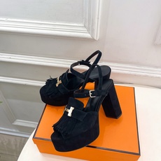 🐎𝐇𝐄𝐑𝐌𝐄* 爱玛仕 26𝐬𝐬 🌈2026春夏新品 专柜新款 金属H扣流苏防水台高跟凉鞋 系列〰鞋面: 🐎𝐇𝐄𝐑𝐌𝐄* 爱玛仕 26𝐬𝐬 🌈2026春夏新品 专柜新款 金属H扣流苏防水台高跟凉鞋 系列〰鞋面: