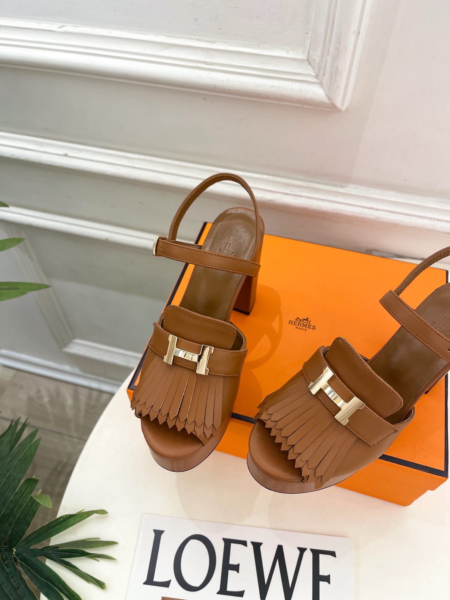 🐎𝐇𝐄𝐑𝐌𝐄* 爱玛仕 26𝐬𝐬 🌈2026春夏新品 专柜新款 金属H扣流苏防水台高跟凉鞋 系列〰鞋面: 🐎𝐇𝐄𝐑𝐌𝐄* 爱玛仕 26𝐬𝐬 🌈2026春夏新品 专柜新款 金属H扣流苏防水台高跟凉鞋 系列〰鞋面: