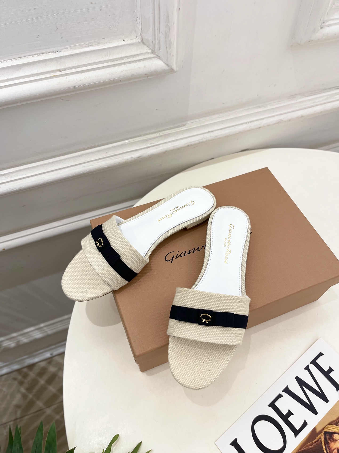Gianvito Rossi|吉安维托·罗西 26𝐬𝐬2026春夏新品 GR亚麻编织蝴蝶结平底 高跟拖 Gianvito Rossi|吉安维托·罗西 26𝐬𝐬2026春夏新品 GR亚麻编织蝴蝶结平底 高跟拖