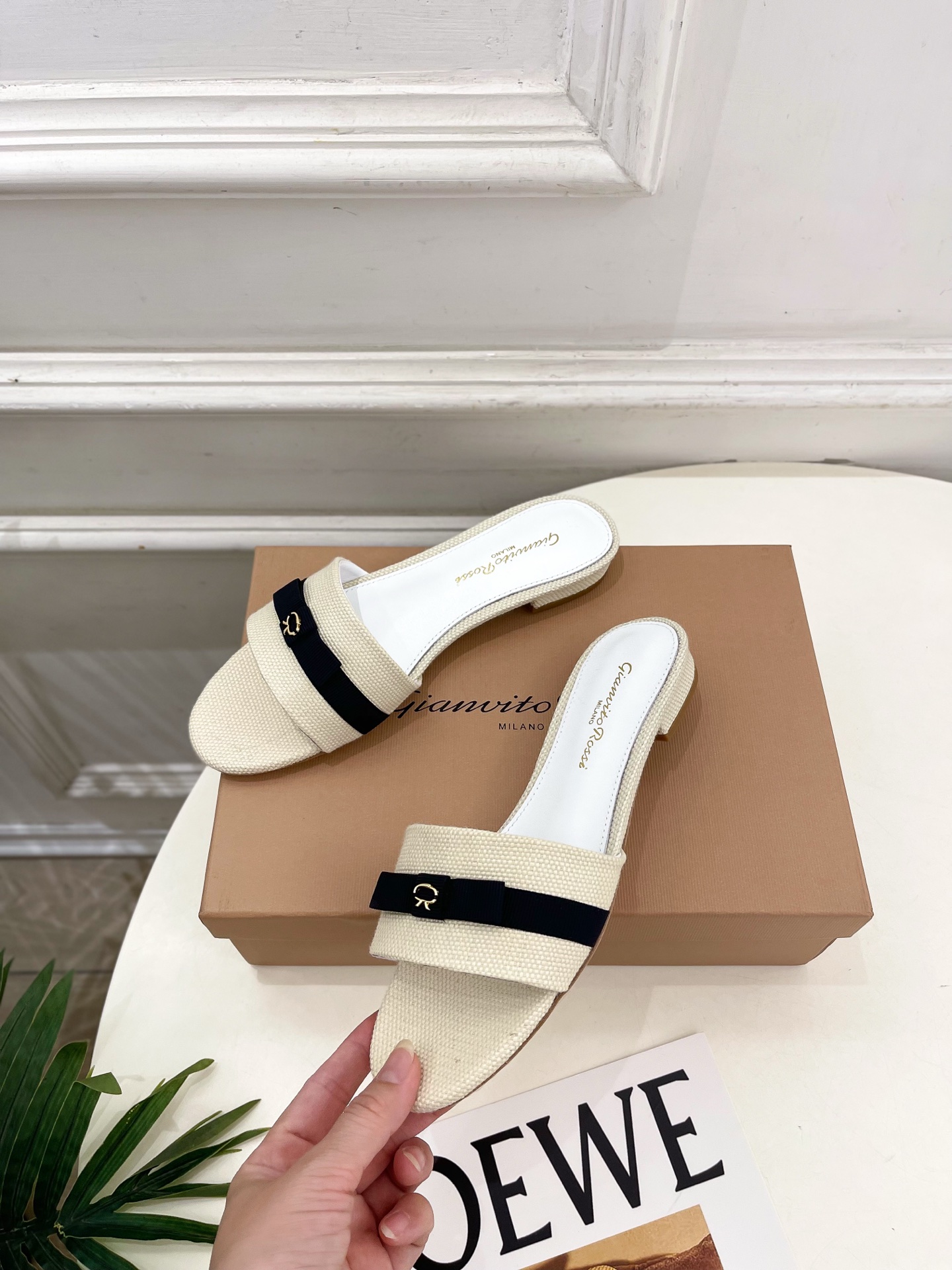 Gianvito Rossi｜吉安维托·罗西  26𝐬𝐬2026春夏新品 GR亚麻编织蝴蝶结平底 高跟拖