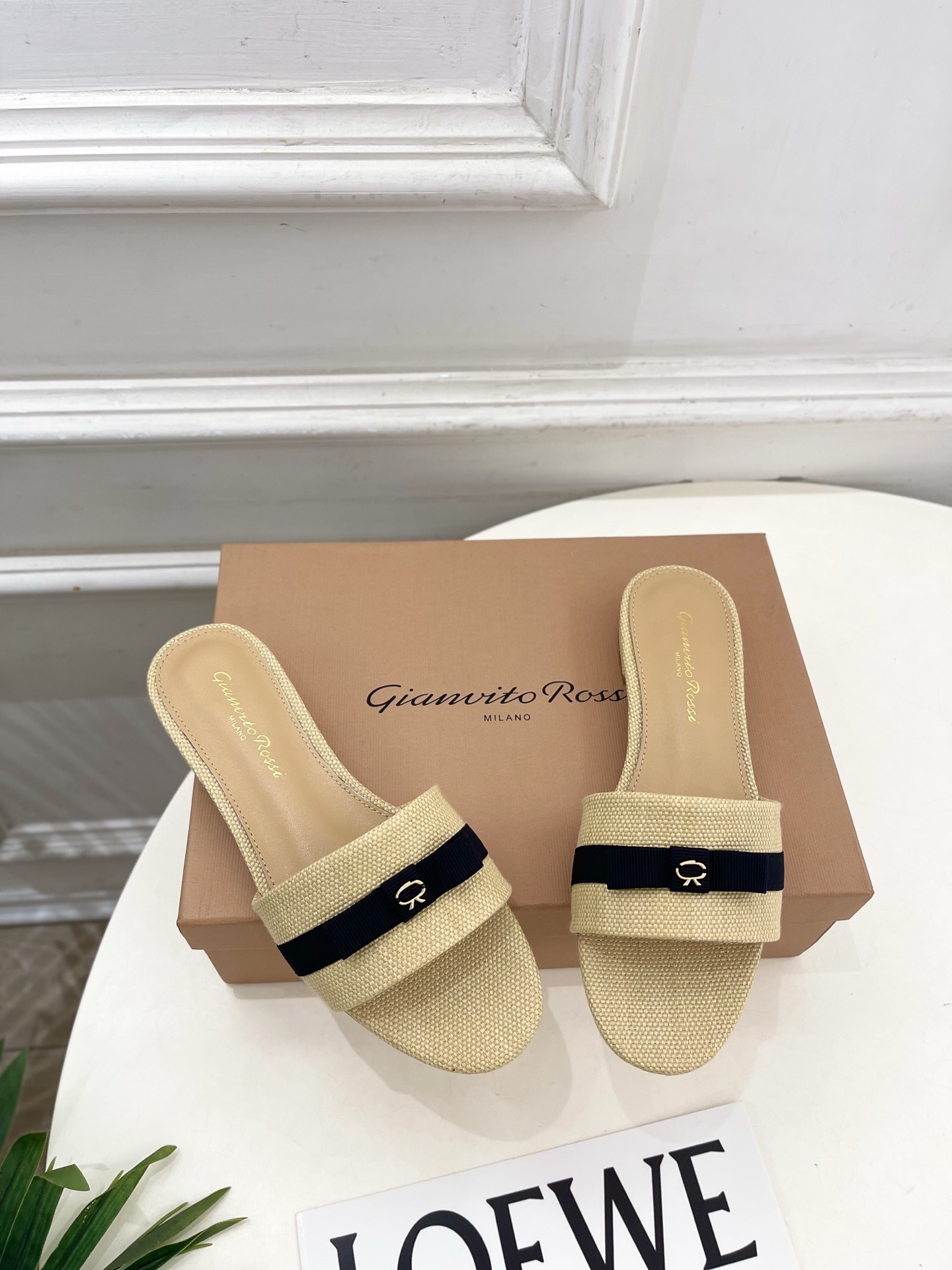 Gianvito Rossi｜吉安维托·罗西  26𝐬𝐬2026春夏新品 GR亚麻编织蝴蝶结平底 高跟拖