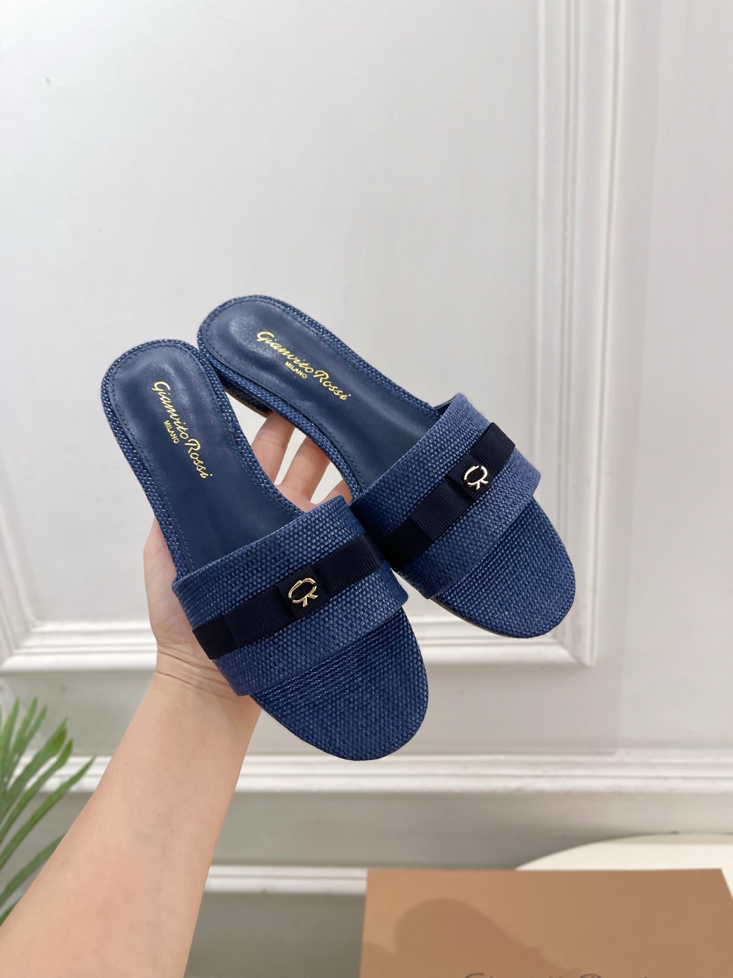 Gianvito Rossi|吉安维托·罗西 26𝐬𝐬2026春夏新品 GR亚麻编织蝴蝶结平底 高跟拖 Gianvito Rossi|吉安维托·罗西 26𝐬𝐬2026春夏新品 GR亚麻编织蝴蝶结平底 高跟拖