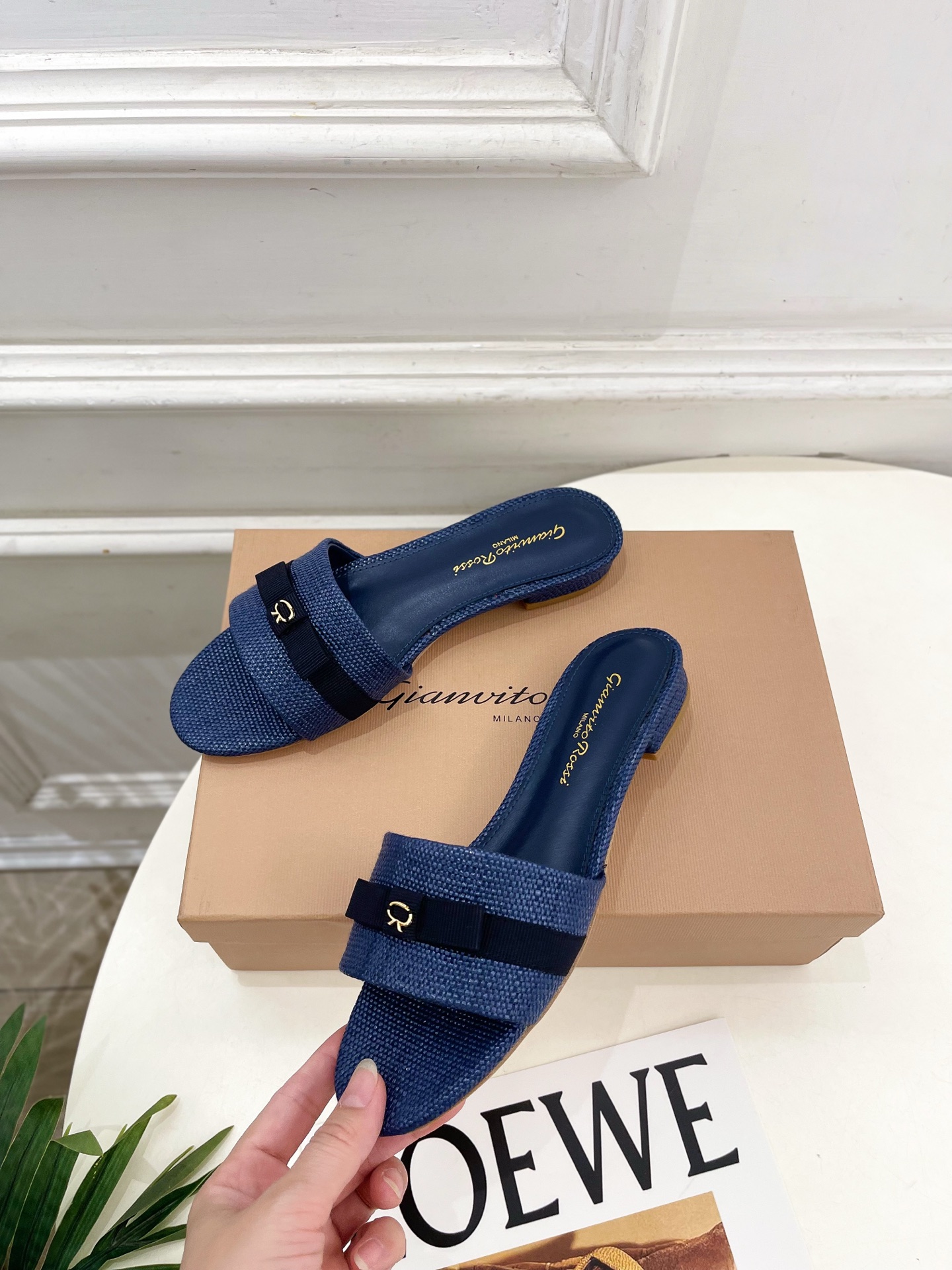 Gianvito Rossi｜吉安维托·罗西  26𝐬𝐬2026春夏新品 GR亚麻编织蝴蝶结平底 高跟拖