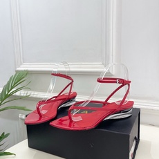 ALAÏA 阿莱亚26𝐬𝐬 2026春夏新品 秀场同款 最新透明水晶坡跟夹脚凉鞋—————————Al ALAÏA 阿莱亚26𝐬𝐬 2026春夏新品 秀场同款 最新透明水晶坡跟夹脚凉鞋—————————Al