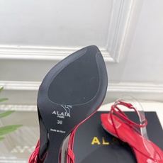ALAÏA 阿莱亚26𝐬𝐬 2026春夏新品 秀场同款 最新透明水晶坡跟夹脚凉鞋—————————Al ALAÏA 阿莱亚26𝐬𝐬 2026春夏新品 秀场同款 最新透明水晶坡跟夹脚凉鞋—————————Al