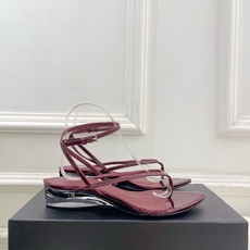 ALAÏA 阿莱亚26𝐬𝐬 2026春夏新品 秀场同款 最新透明水晶坡跟夹脚凉鞋—————————Al ALAÏA 阿莱亚26𝐬𝐬 2026春夏新品 秀场同款 最新透明水晶坡跟夹脚凉鞋—————————Al