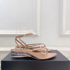 ALAÏA 阿莱亚26𝐬𝐬 2026春夏新品 秀场同款 最新透明水晶坡跟夹脚凉鞋—————————Al ALAÏA 阿莱亚26𝐬𝐬 2026春夏新品 秀场同款 最新透明水晶坡跟夹脚凉鞋—————————Al