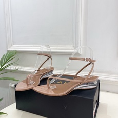 ALAÏA 阿莱亚26𝐬𝐬 2026春夏新品 秀场同款 最新透明水晶坡跟夹脚凉鞋—————————Al ALAÏA 阿莱亚26𝐬𝐬 2026春夏新品 秀场同款 最新透明水晶坡跟夹脚凉鞋—————————Al