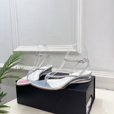 ALAÏA 阿莱亚26𝐬𝐬 2026春夏新品 秀场同款 最新透明水晶坡跟夹脚凉鞋—————————Al ALAÏA 阿莱亚26𝐬𝐬 2026春夏新品 秀场同款 最新透明水晶坡跟夹脚凉鞋—————————Al